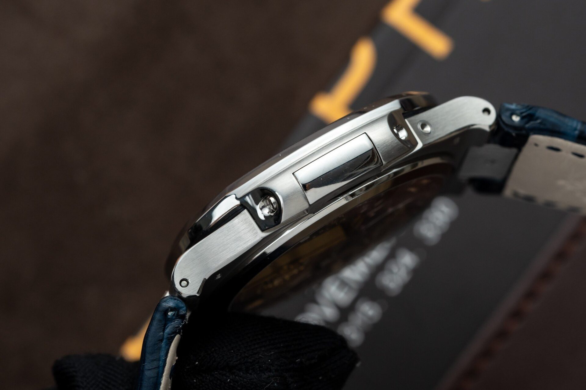 Patek Philippe Nautilus 5724G Replica Watch Blue GRF 40mm - Soul Replicas