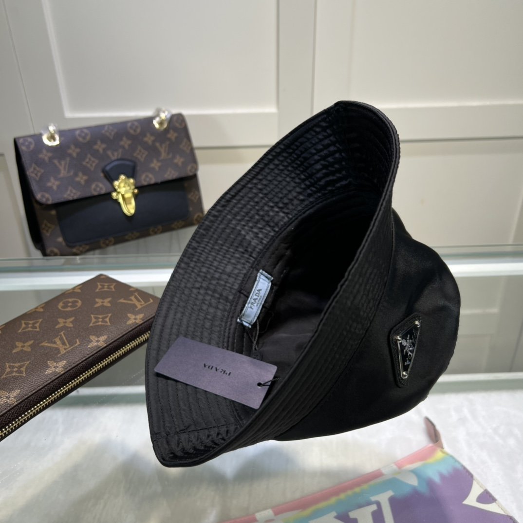 Prada Re-Nylon Bucket Hat Black Prada Hat 1HC137_2DMI_F0002 - Soul Replicas