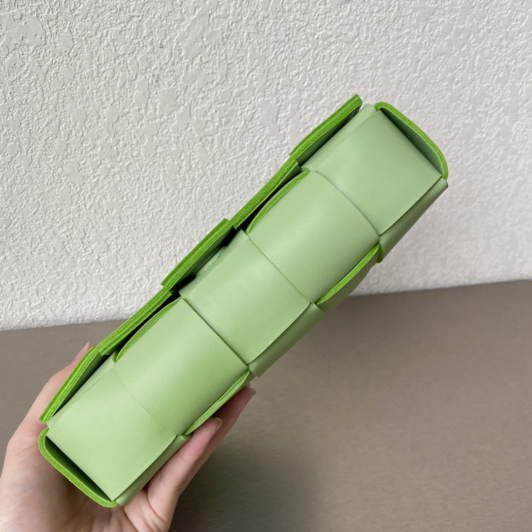 Bottega Veneta Cassette Green. For Women. Women's Bags 9in/23cm - Soul Replicas