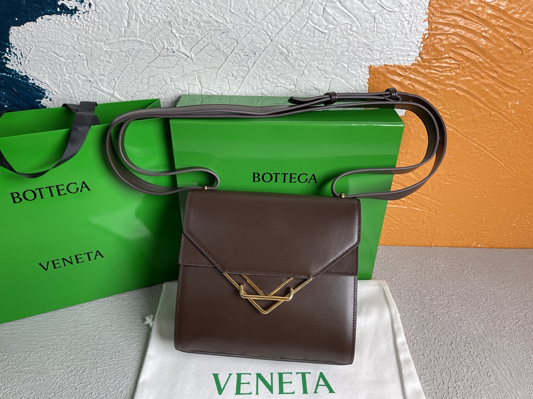 Bottega Veneta Clip Bag Brown. For Women. Women's Bags 9in/23cm - Soul Replicas