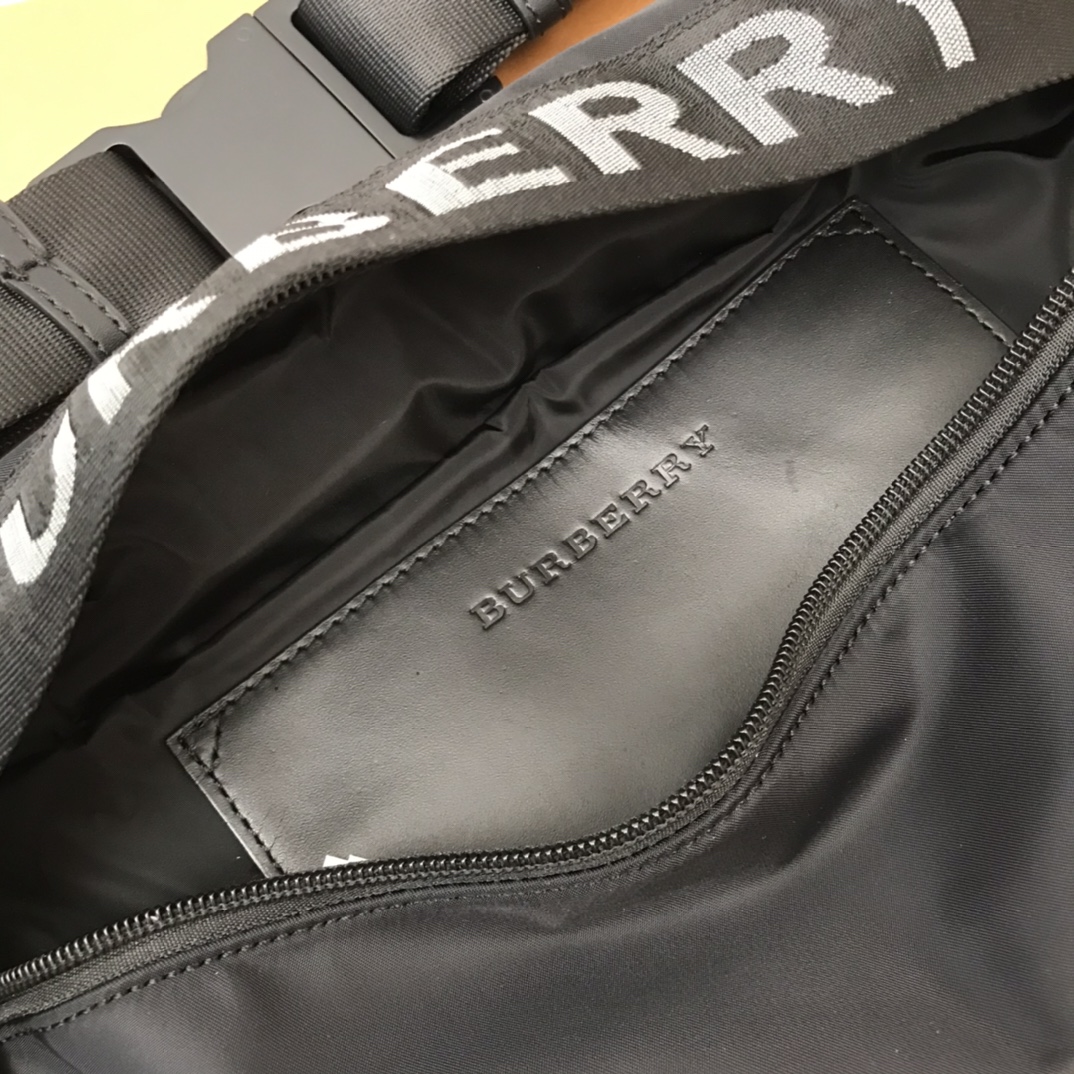 Burberry Logo Detail Econyl Sonny Bum Bag Black For Men. Men-s Bags 12.2in/31cm - Soul Replicas