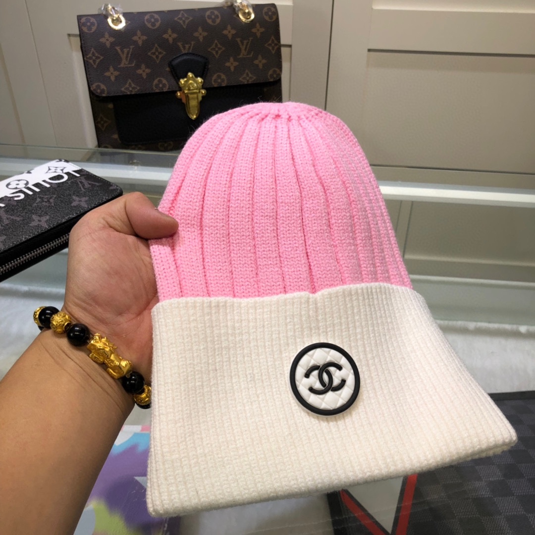 Chanel Beanie In PiNike & White - Soul Replicas