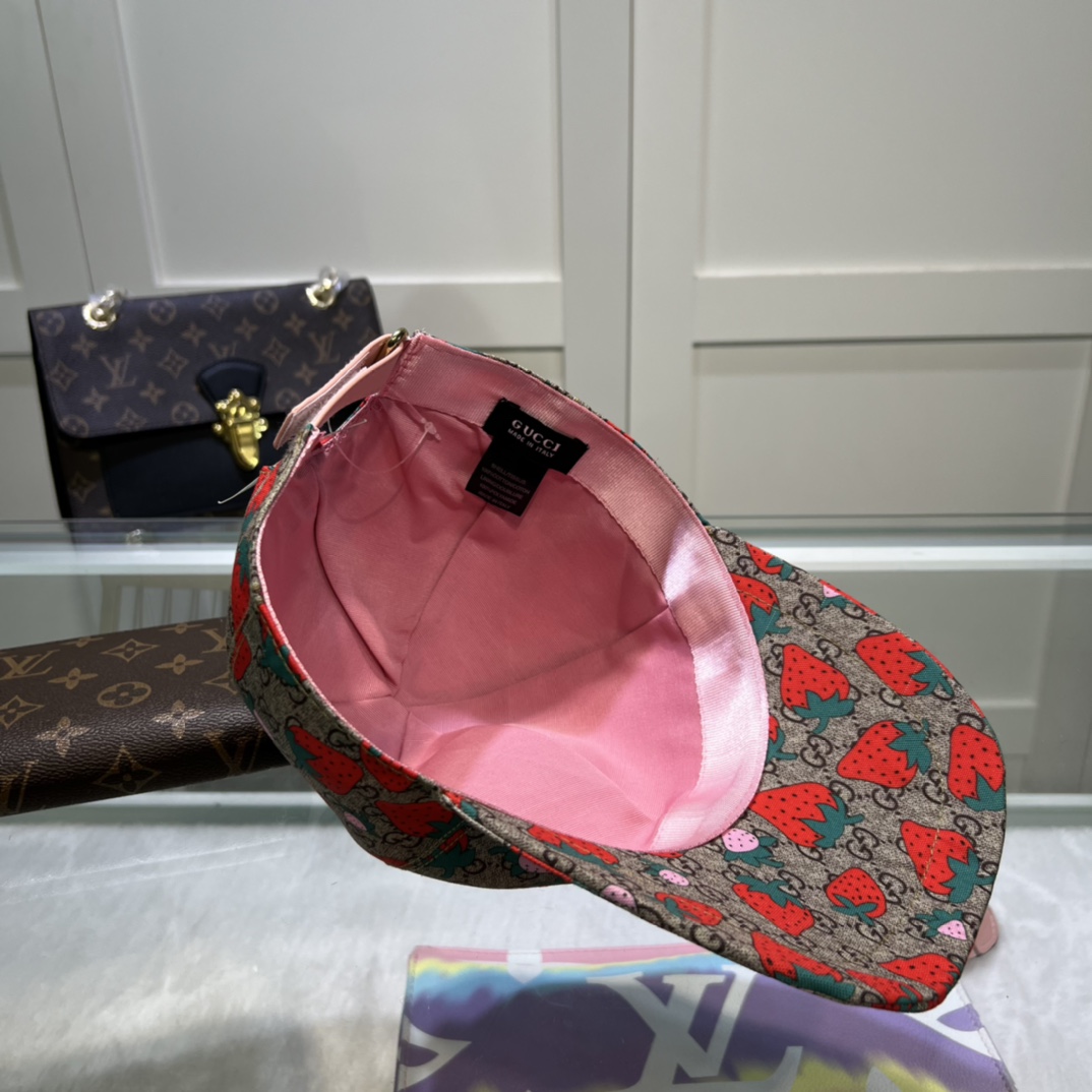 Gucci Strawberry Supreme Baseball Hat Grey Gucci Hat - Soul Replicas