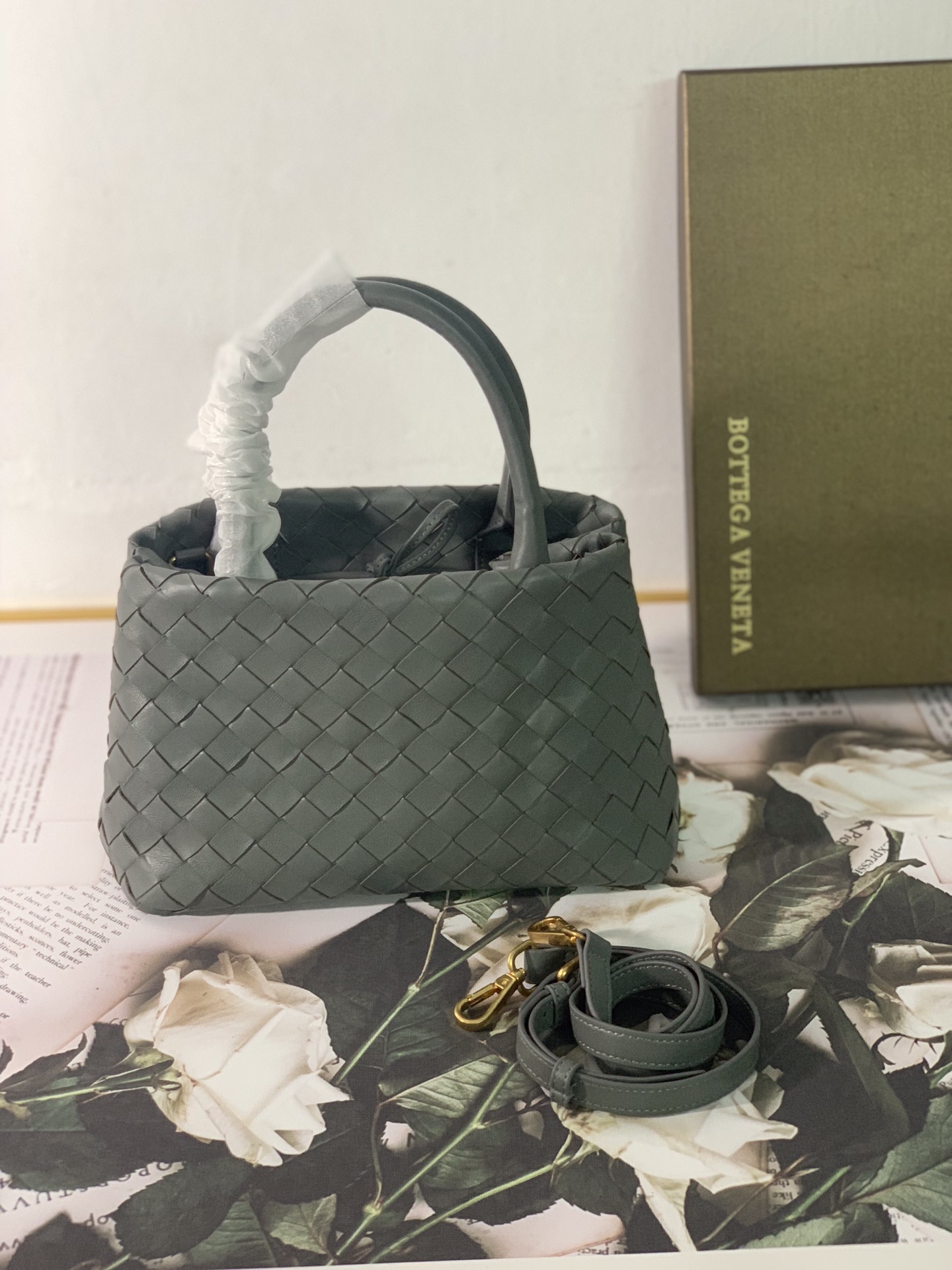 Bottega Veneta Handle Bag Gray. For Women. Women-s Bags 12in/29.5cm - Soul Replicas