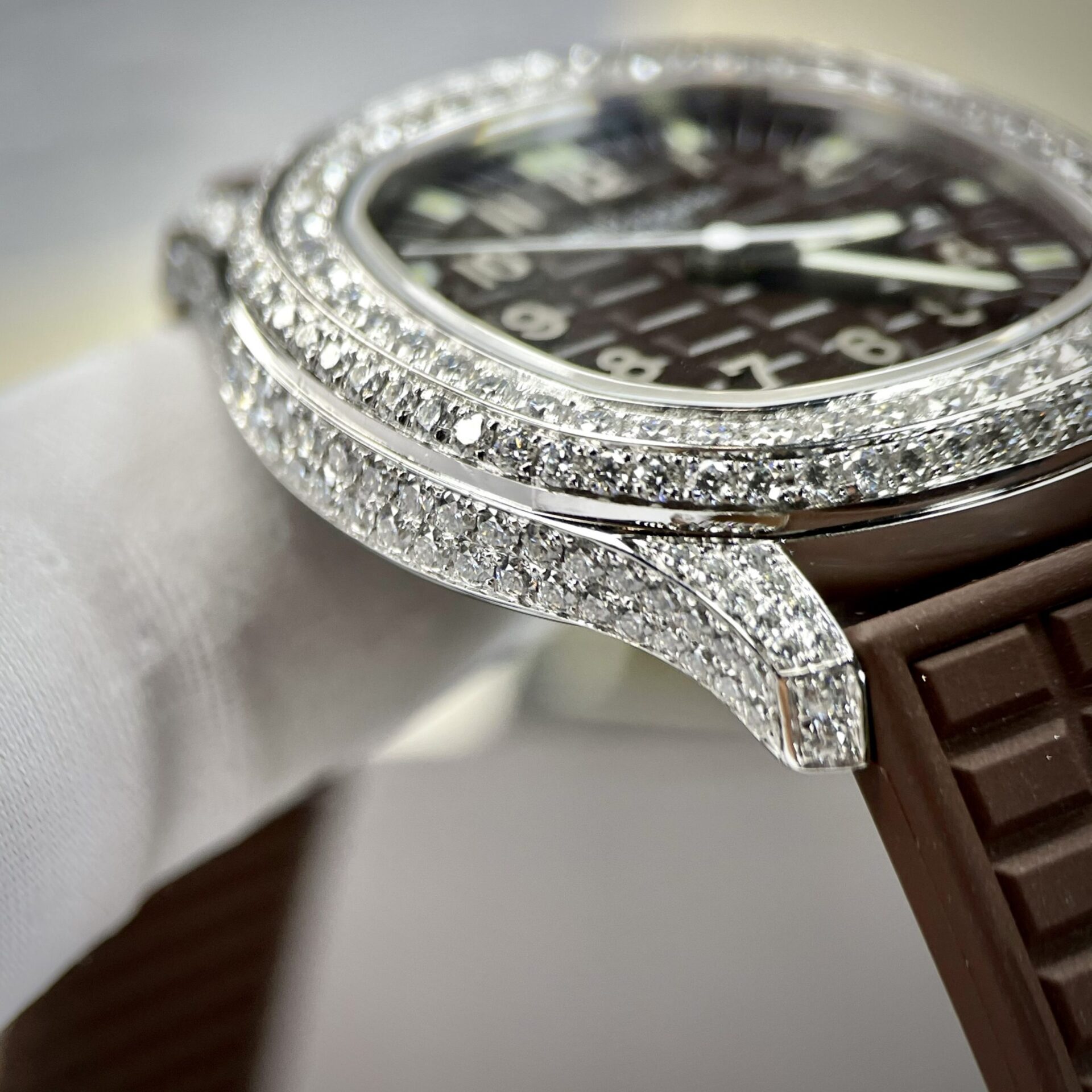 Patek Philippe Replica Watch Aquanaut 5067 Dial Brown Custom Diamonds Moissanite 35.6mm - Soul Replicas