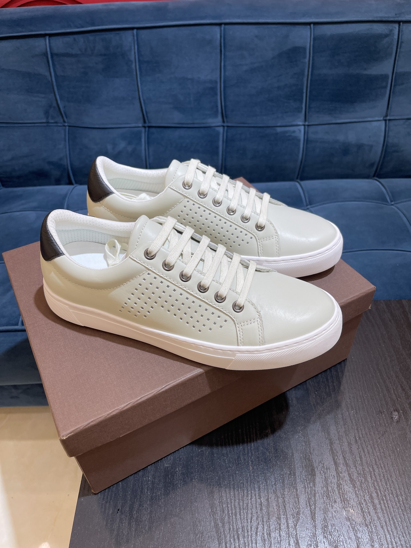 Bottega Veneta Men's Sneakers Light Grey For Men - Soul Replicas