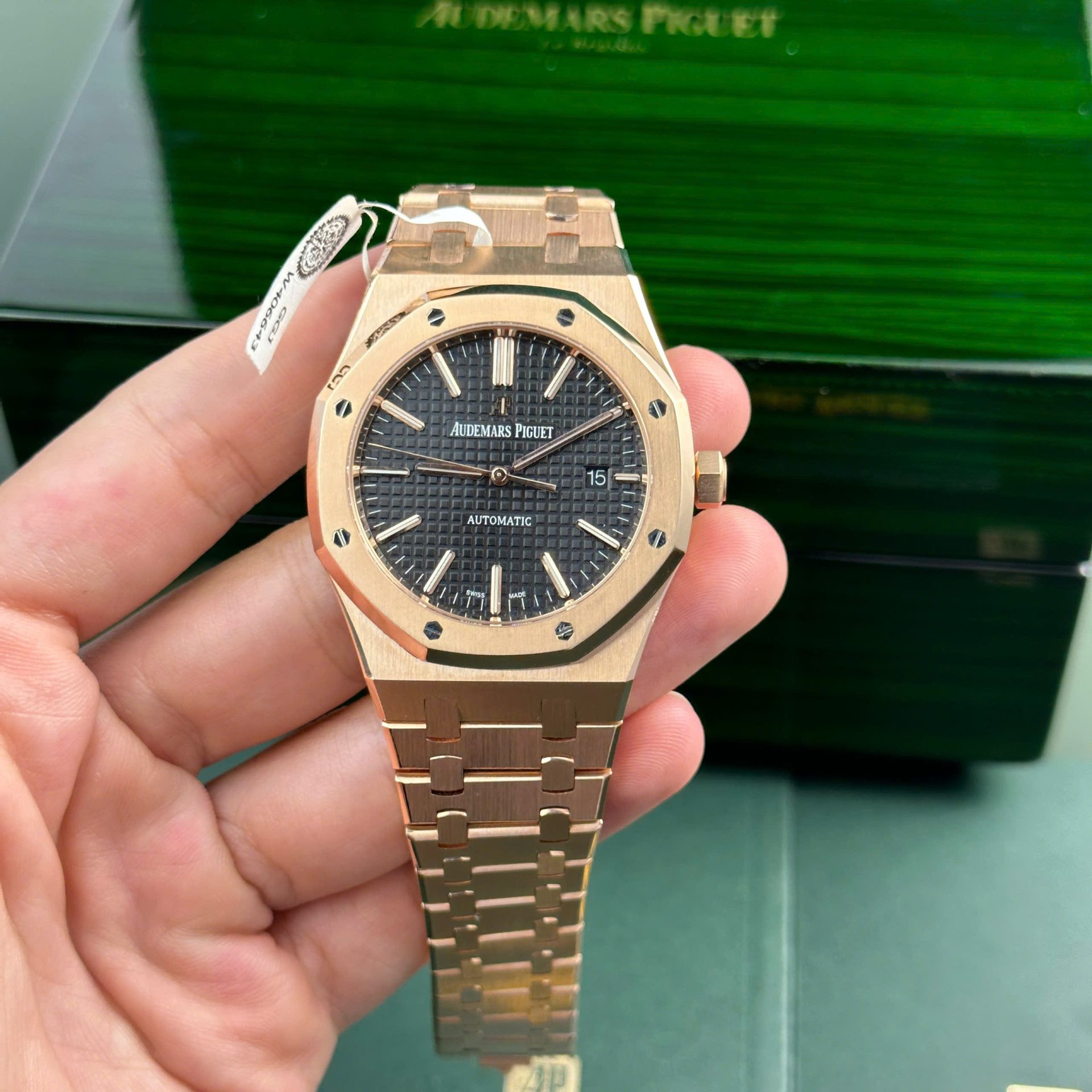 Audemars Piguet Replica Watch Royal Oak 15400 Gold Wrapped Black Dial ZF 41mm - Soul Replicas