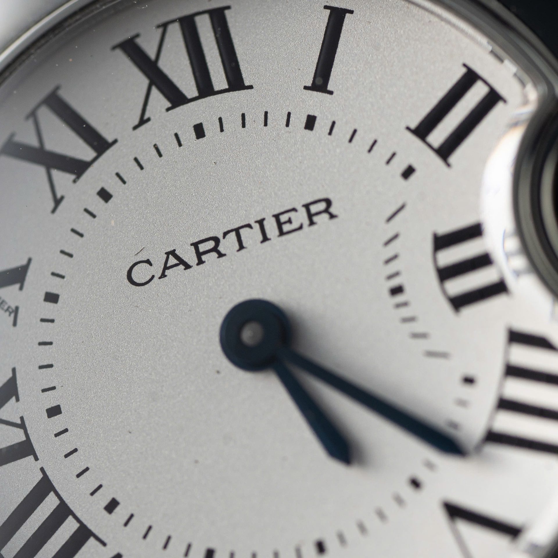Cartier Ballon Bleu Women-s Replica Watch Swiss Quartz Movement Metal Strap 28mm - Soul Replicas