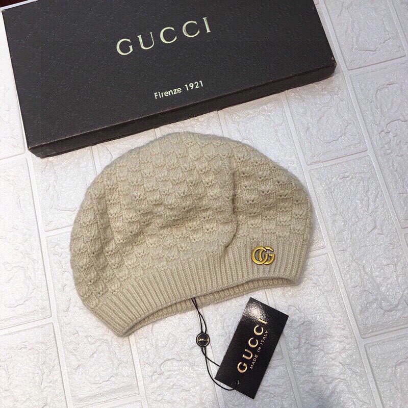 Gucci Beanie & Scarf Set In Beige - Soul Replicas
