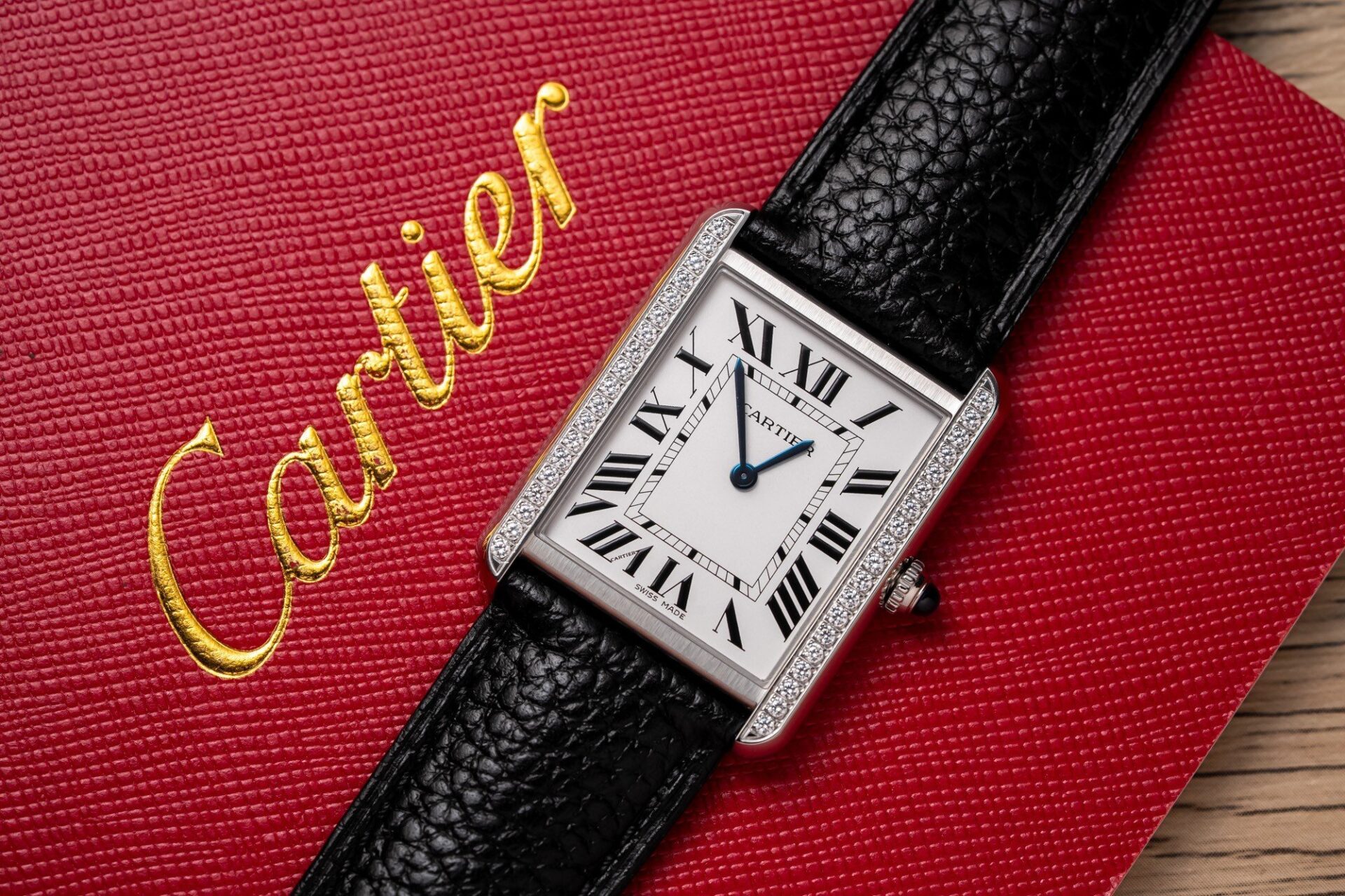 Cartier Fake Watch Tank Must W4TA0017 White Dial Leather Strap 33.7×25.5mm - Soul Replicas