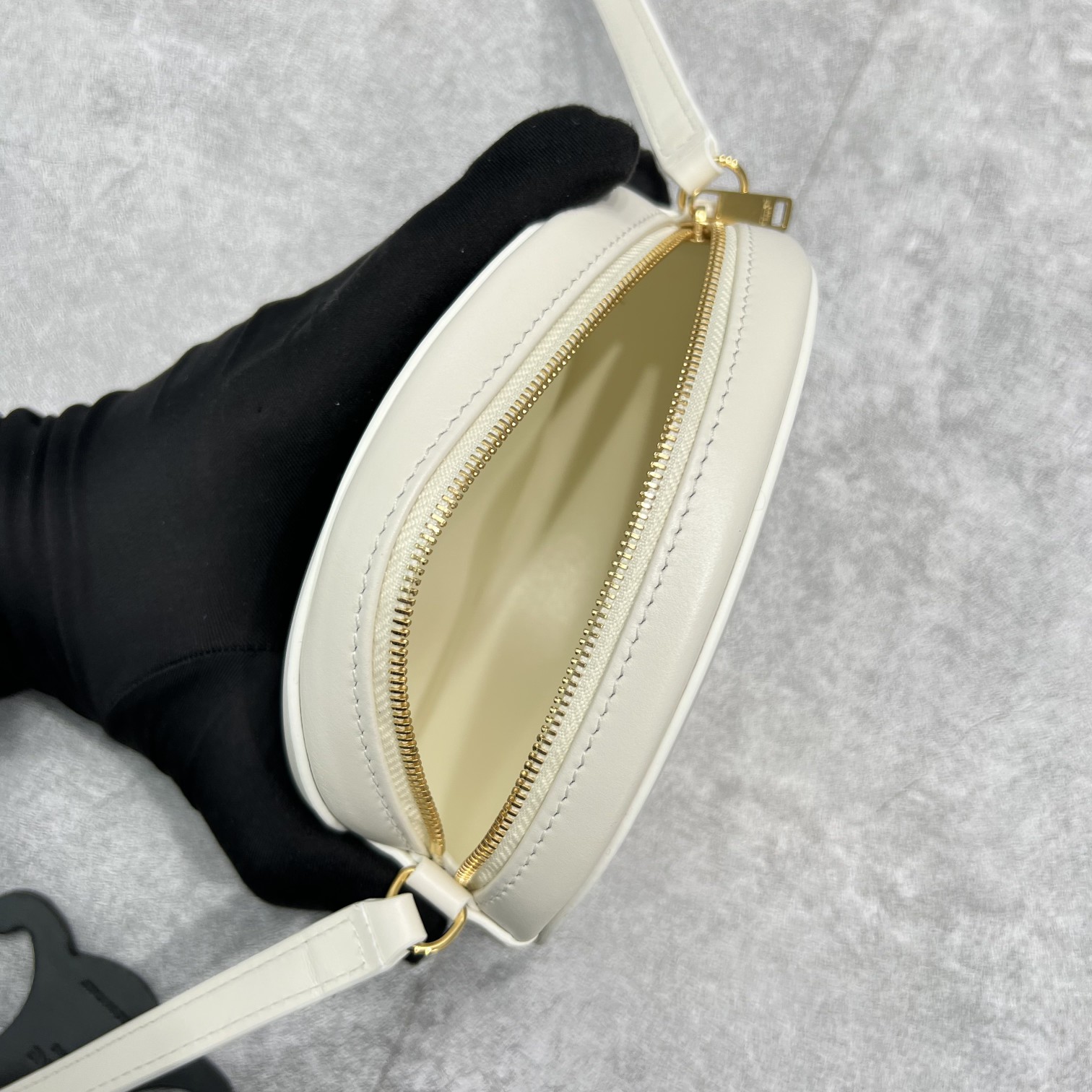 Celine Crossbody Oval Purse Cuir Triomphe White For Women 6in/16cm - Soul Replicas