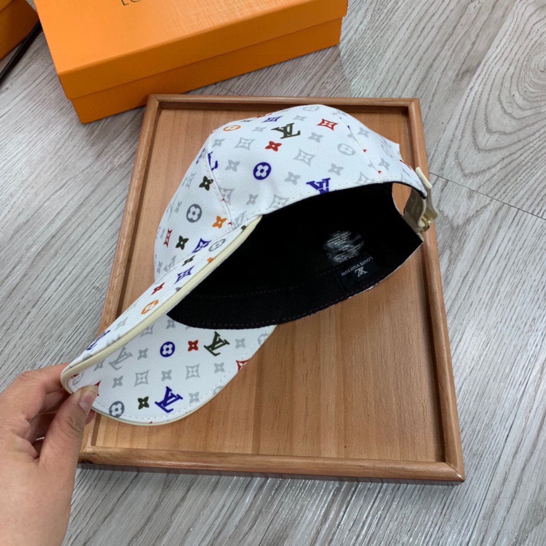Louis Vuitton Be My Cap In White - Soul Replicas