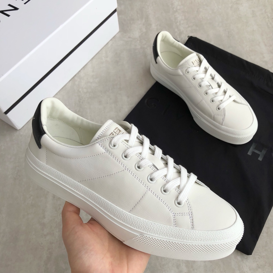 Givenchy City Sport Two-Tone Sneakers Black And White For Men GVC BH005VH118-131 - Soul Replicas
