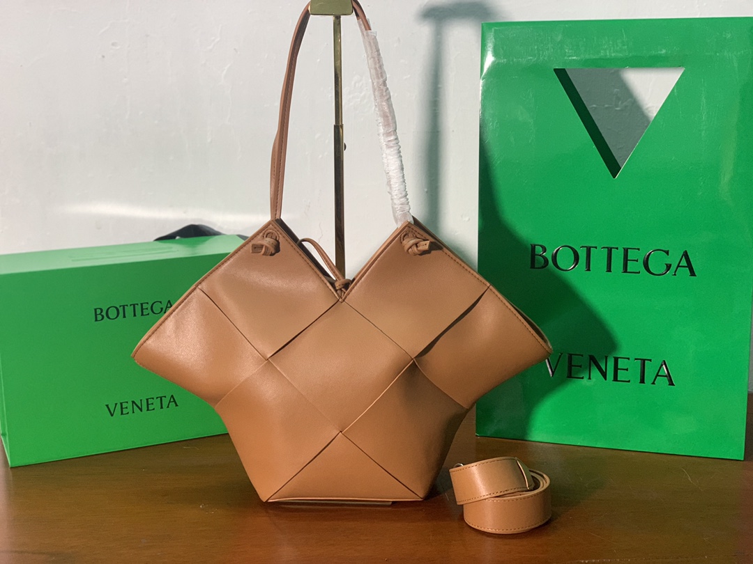 Bottega Veneta Shoulder Bag Brown. For Women. Women's Bags 17.7in/45cm - Soul Replicas