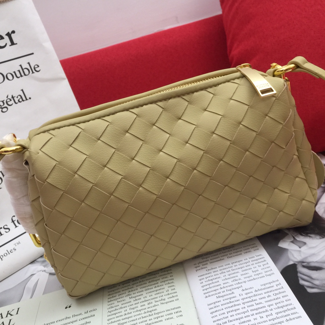 Bottega Veneta Crossbody Bag Beige. For Women. Women-s Bags 9.4in/24cm - Soul Replicas