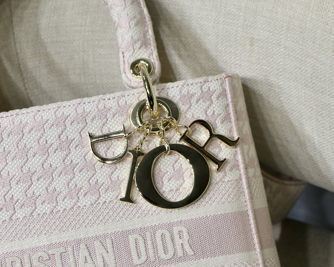 Christian Dior Medium Lady D-Lite Bag Houndstooth Embroidery. Pink/White. For Women Women's Handbags. Shoulder Bags. Crossbody Bags. 24cm CD - Soul Replicas