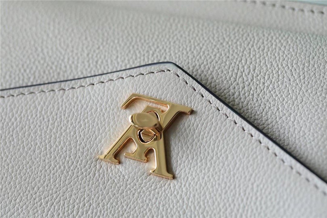 Louis Vuitton Mylockme Chain Pochette Grey For Women. Women-s Handbags. Shoulder and Crossbody Bags 7.5in/19cm LV  - Soul Replicas