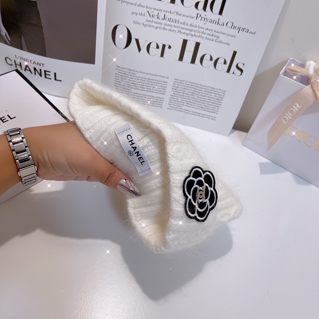 Chanel Beanie White - Soul Replicas