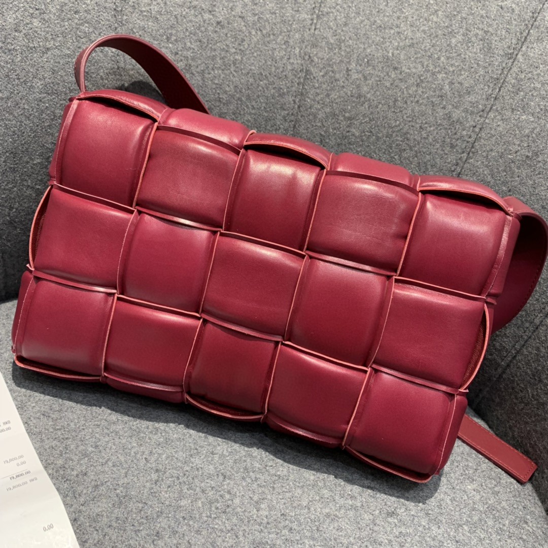 Bottega Veneta Padded Cassette Bag For Women 10.2in/26cm In Dark Red 591970VCQR16358 - Soul Replicas