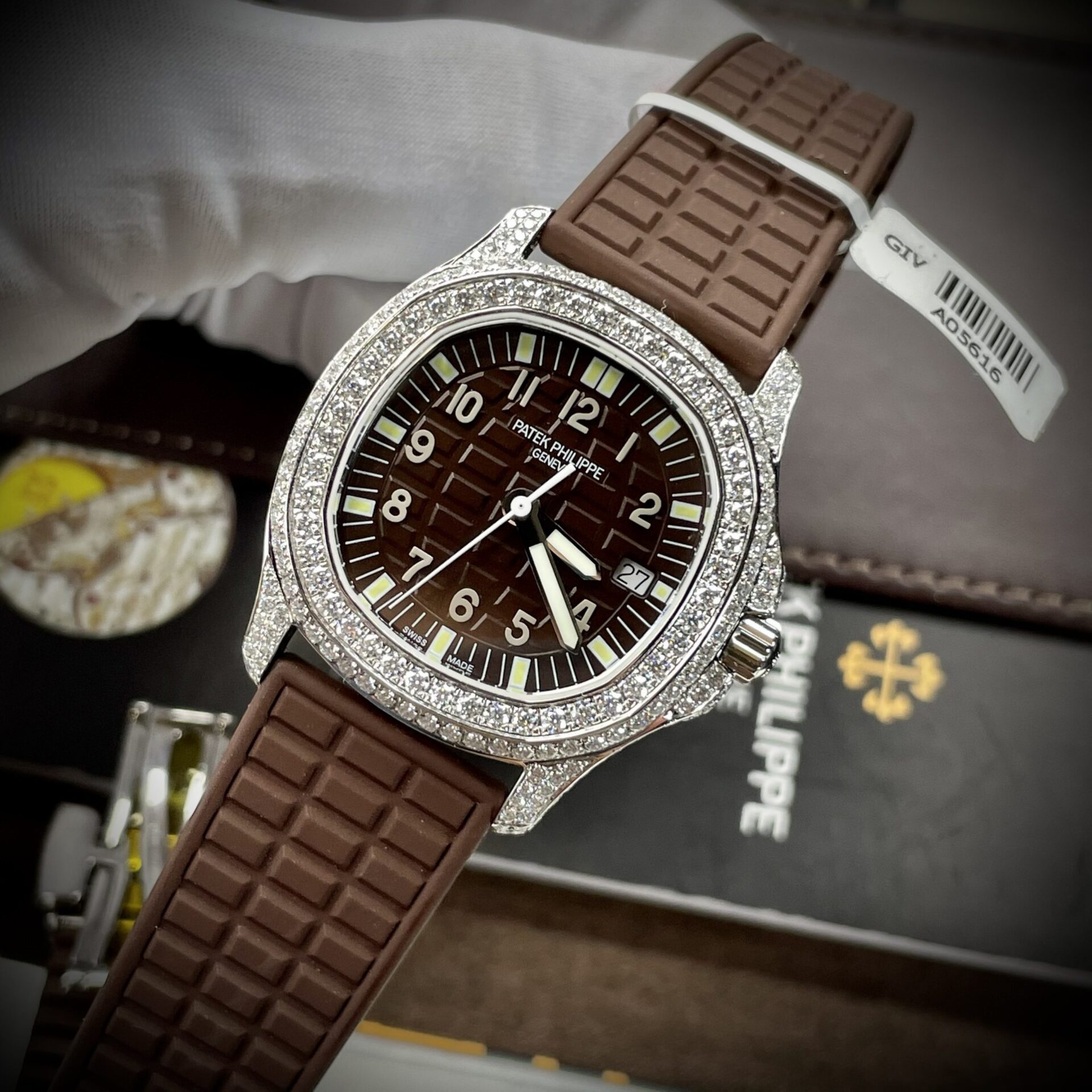 Patek Philippe Replica Watch Aquanaut 5067 Dial Brown Custom Diamonds Moissanite 35.6mm - Soul Replicas