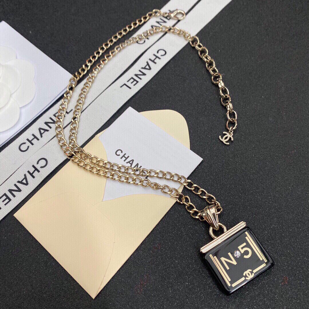 ChanelN5 Necklace - Soul Replicas