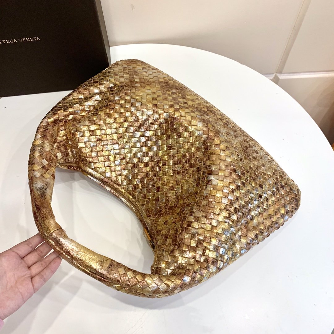 Bottega Veneta Hobo Bag Gold. For Women. Women-s Bags 16.9in/43cm - Soul Replicas