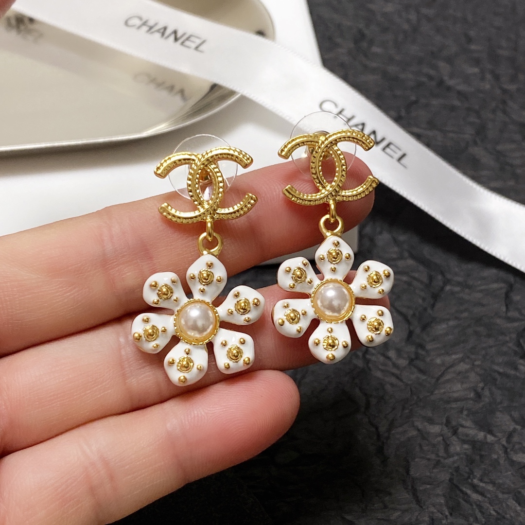 Chanel Earrings - Soul Replicas
