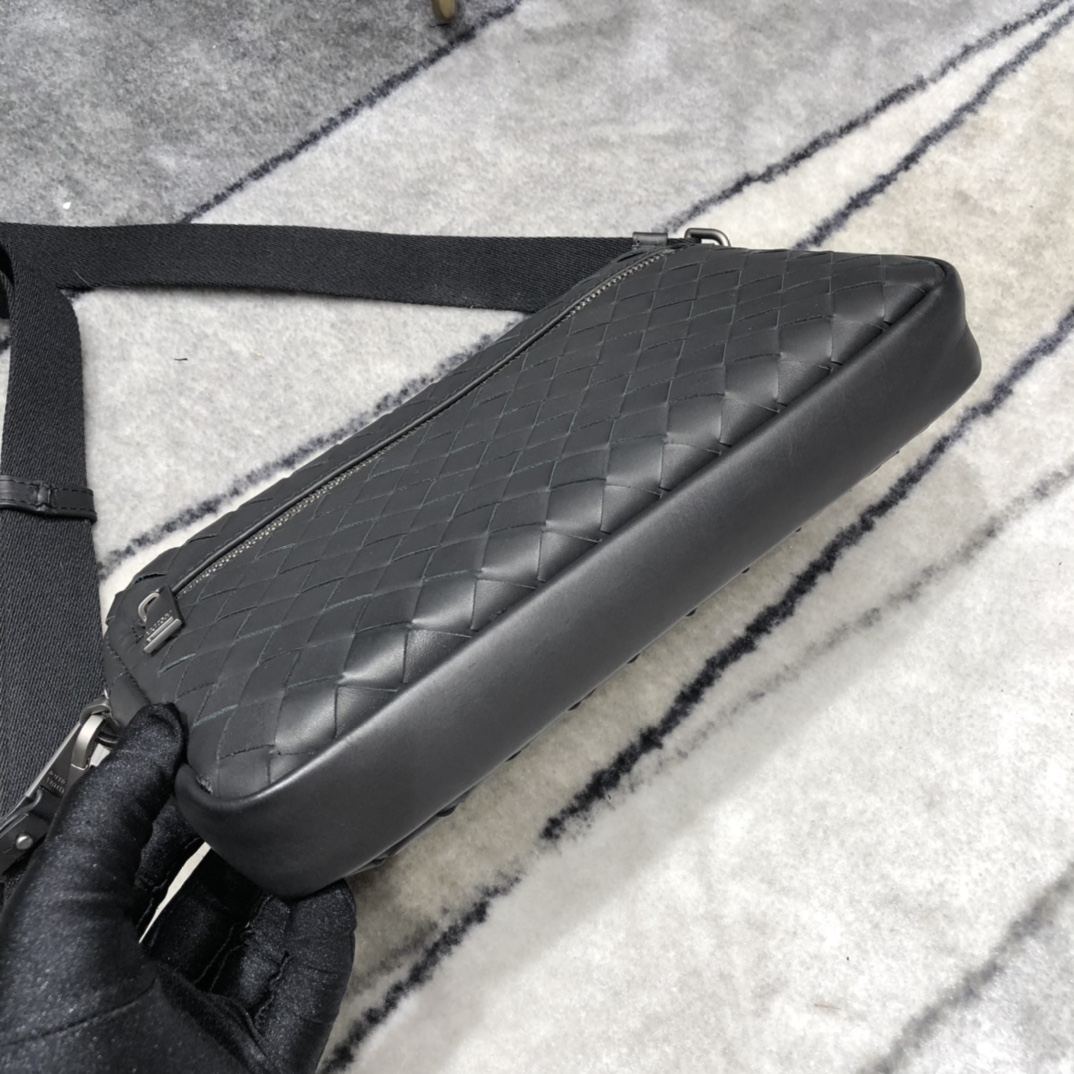 Bottega Veneta Classic Intrecciato Black. For Women. Women's Bags 9.6in/24.5cm - Soul Replicas