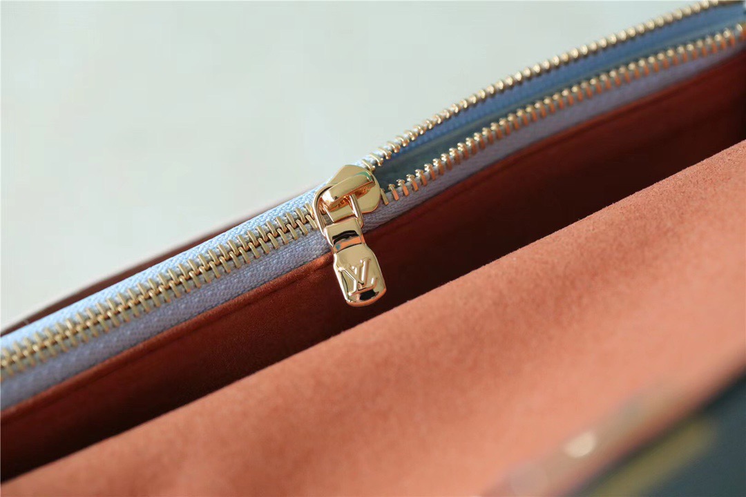 Louis Vuitton Mylockme Chain Pochette Bleu Nuage Blue For Women. Women-s Handbags. Shoulder and Crossbody Bags 7.5in/19cm LV M81436 - Soul Replicas