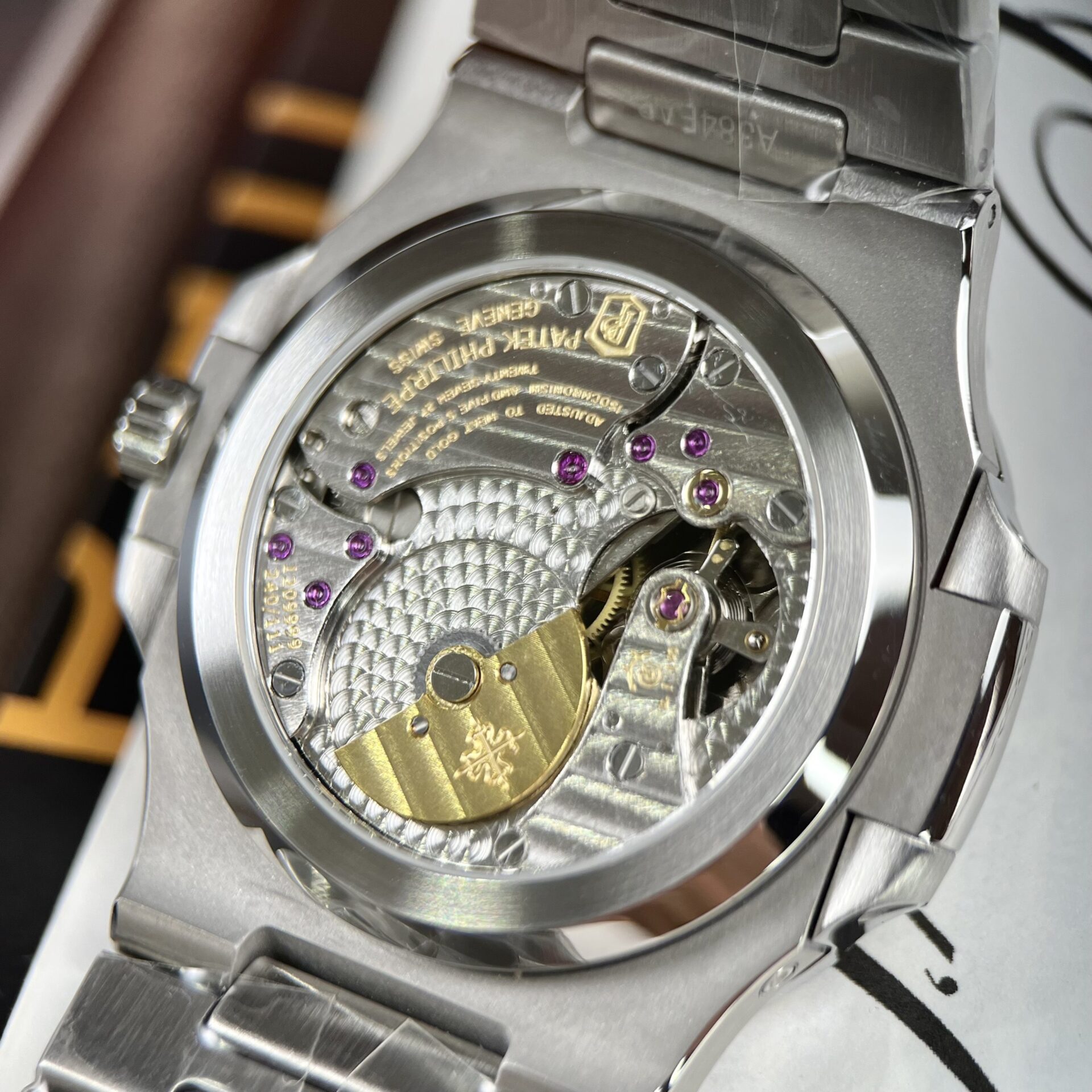 Patek Philippe Nautilus 5712 Replica 1:1 Watch Green Dial ZF 40mm - Soul Replicas