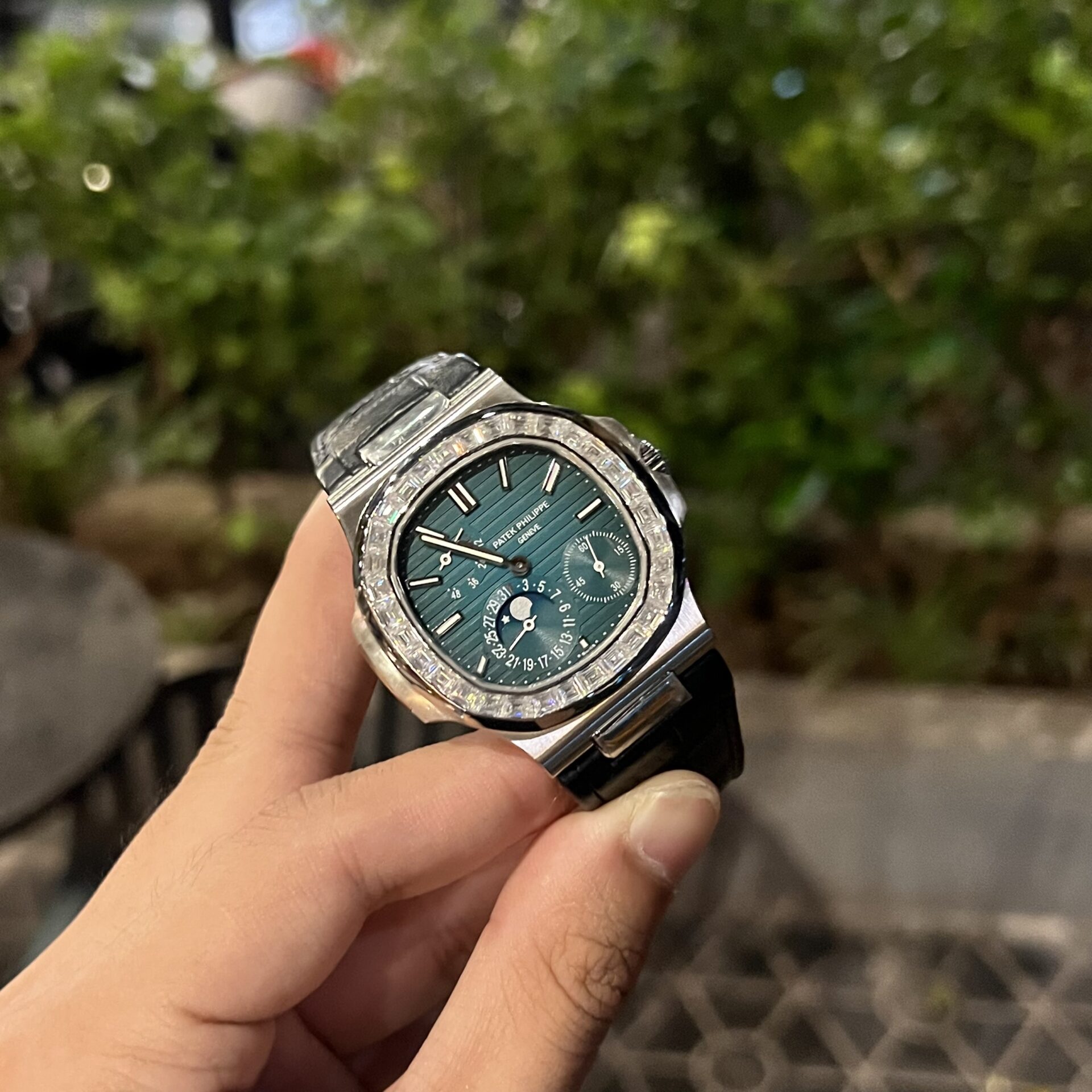 Patek Philippe Nautilus 5722G With Diamond Moissanite Replica 11 Watch 40mm - Soul Replicas