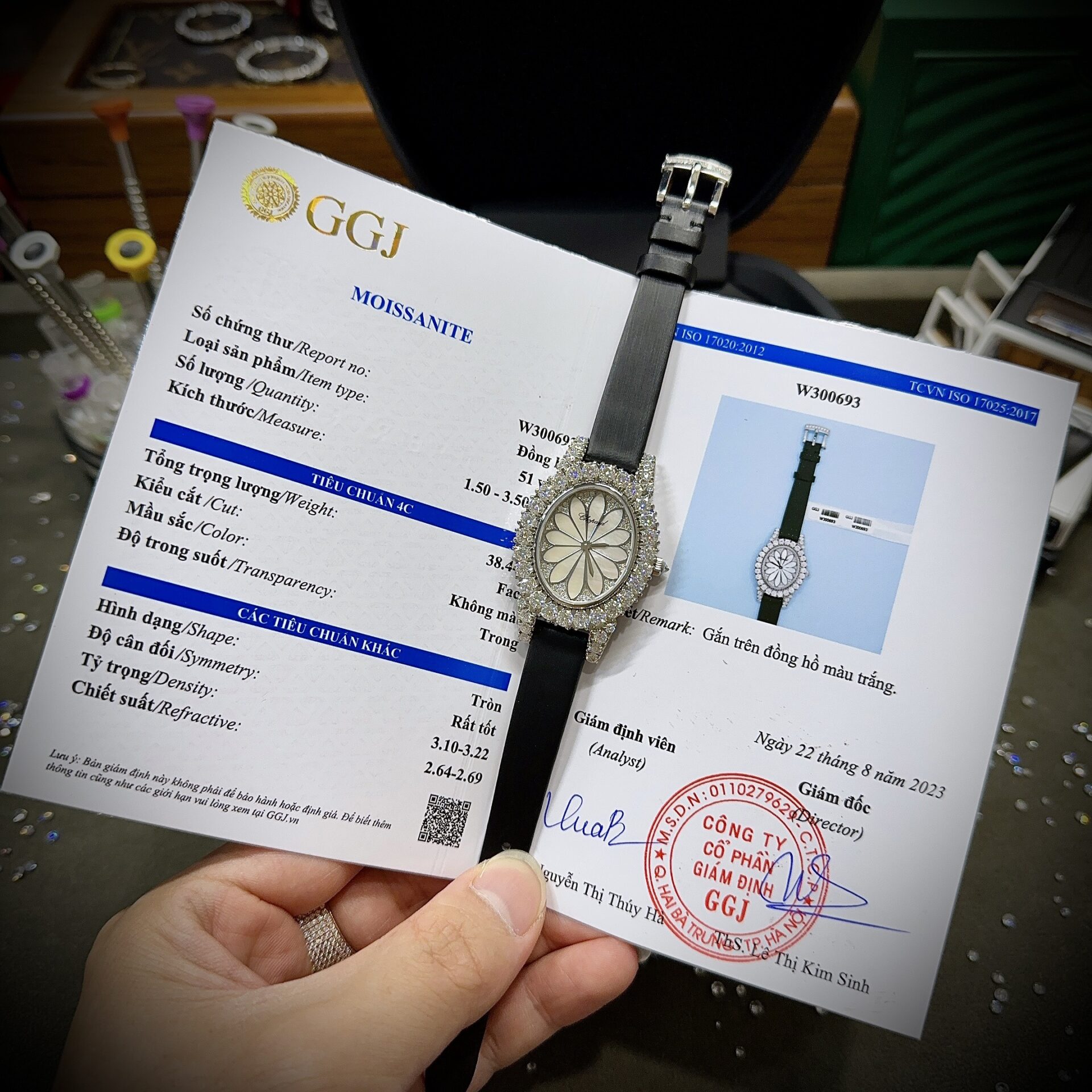 Chopard Mother Of Pearl Dial Replica 1:1 Watch Full Diamond Moissanite 34mm - Soul Replicas