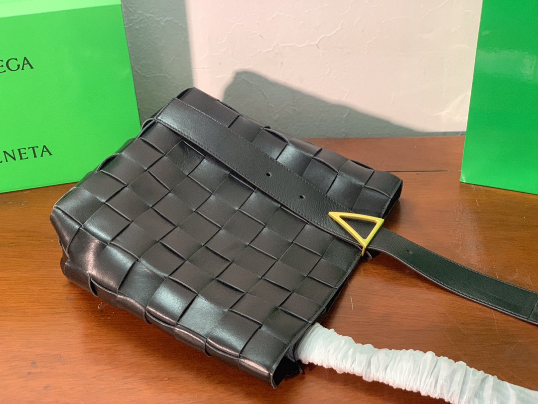 Bottega Veneta Shoulder Bag Nappa Black. For Women. Women's Bags 12.9in/33cm - Soul Replicas