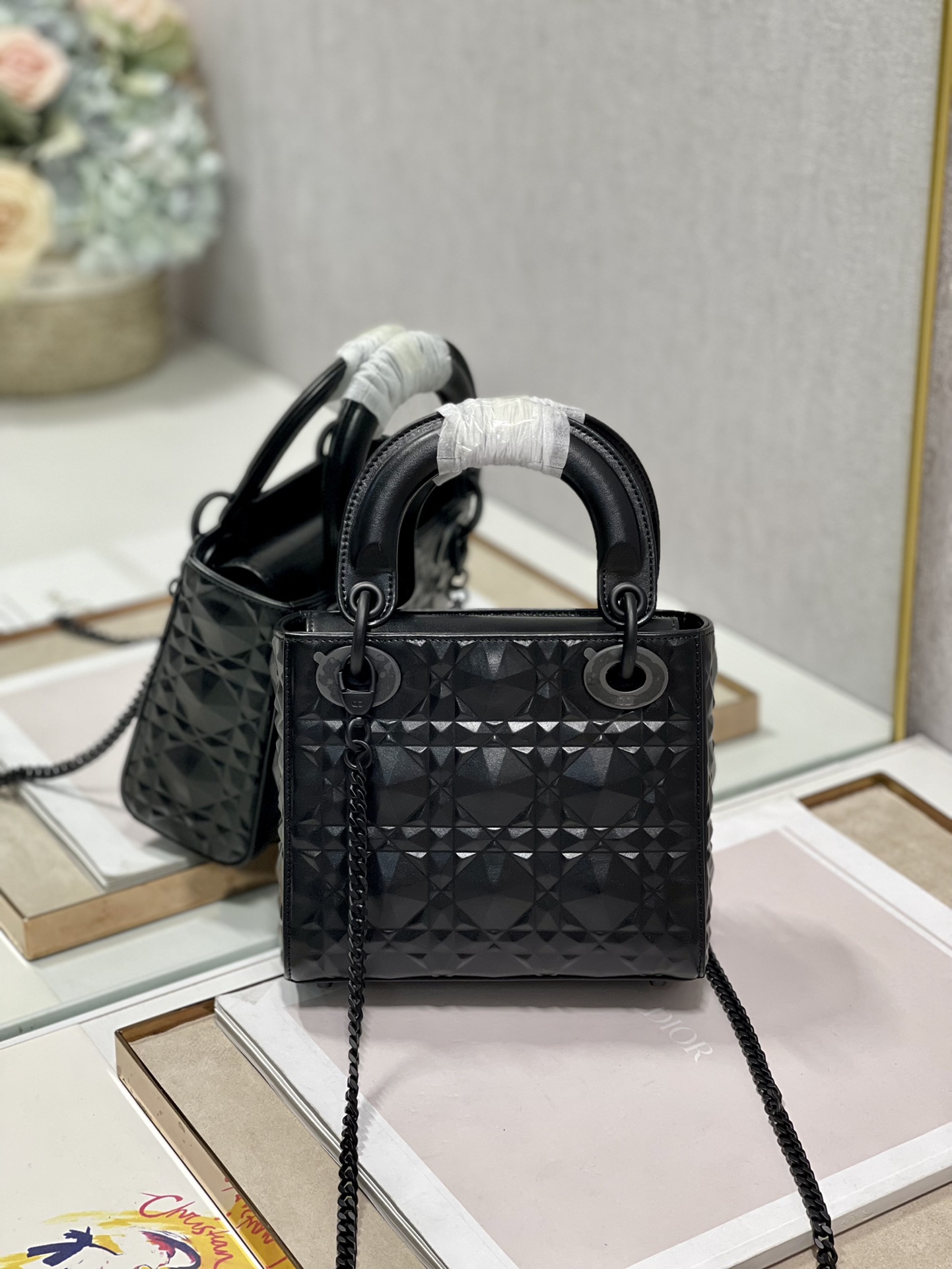 Christian Dior Mini Lady Dior Bag Cannage with Beaded Motif. Black. For Women Women's Handbags. Crossbody Bags. 17cm CD M0505SNEA_M900 - Soul Replicas