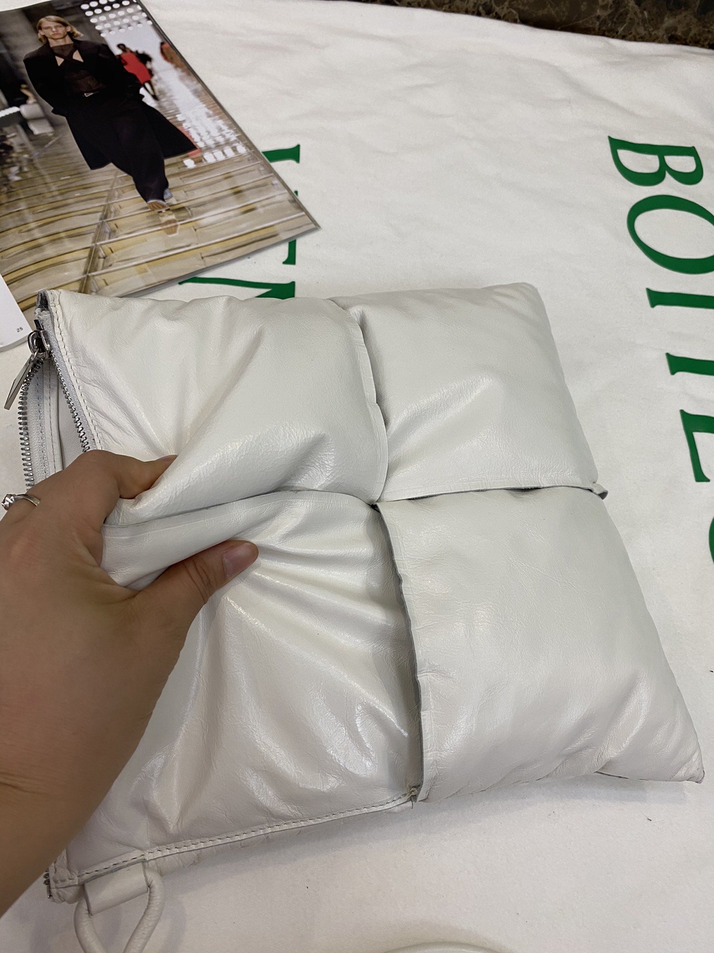 Bottega Veneta Clutch White. For Women. Women-s Bags 11in/28cm - Soul Replicas