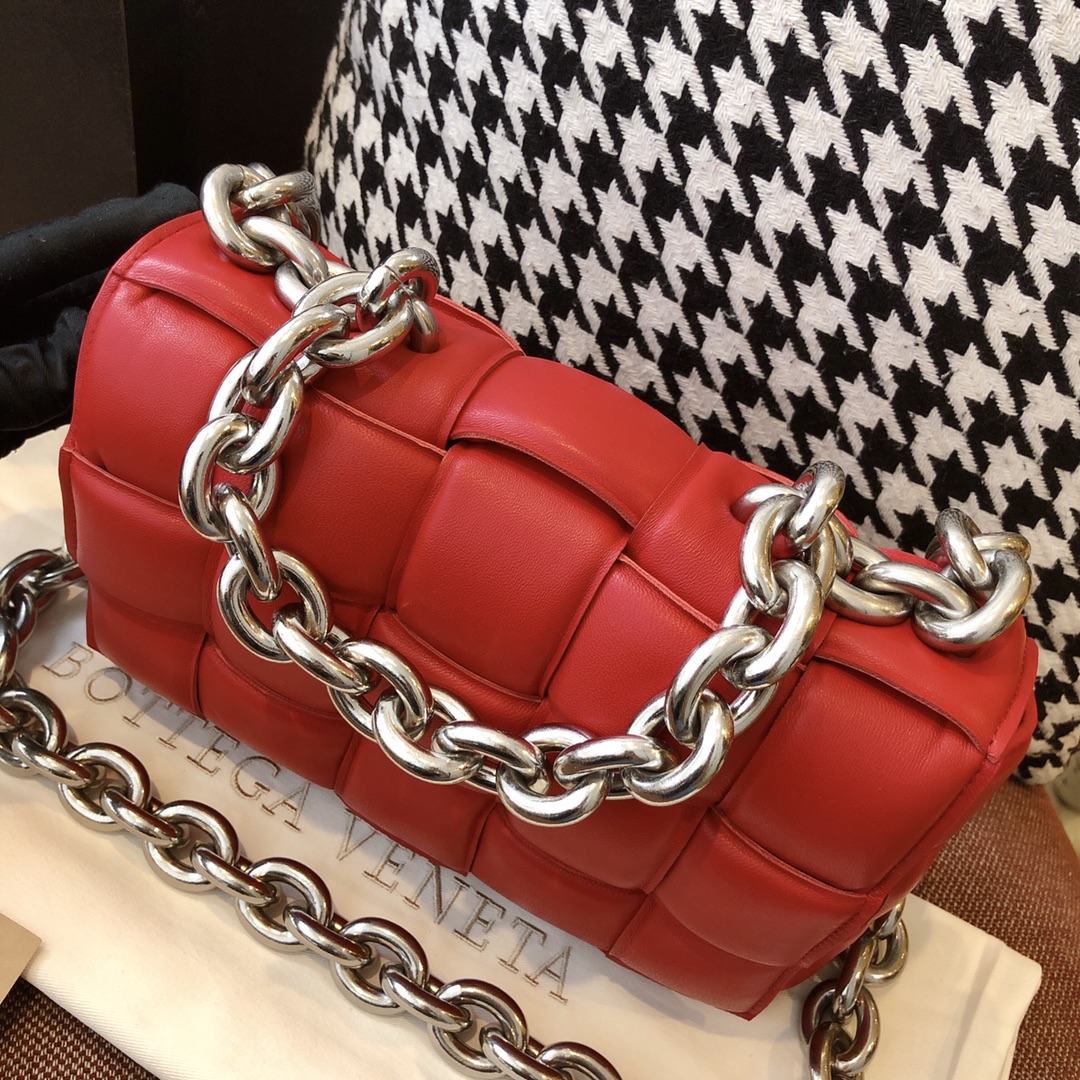 Bottega Veneta Chain Cassette Red. For Women. Women's Bags 10.2in/26cm - Soul Replicas