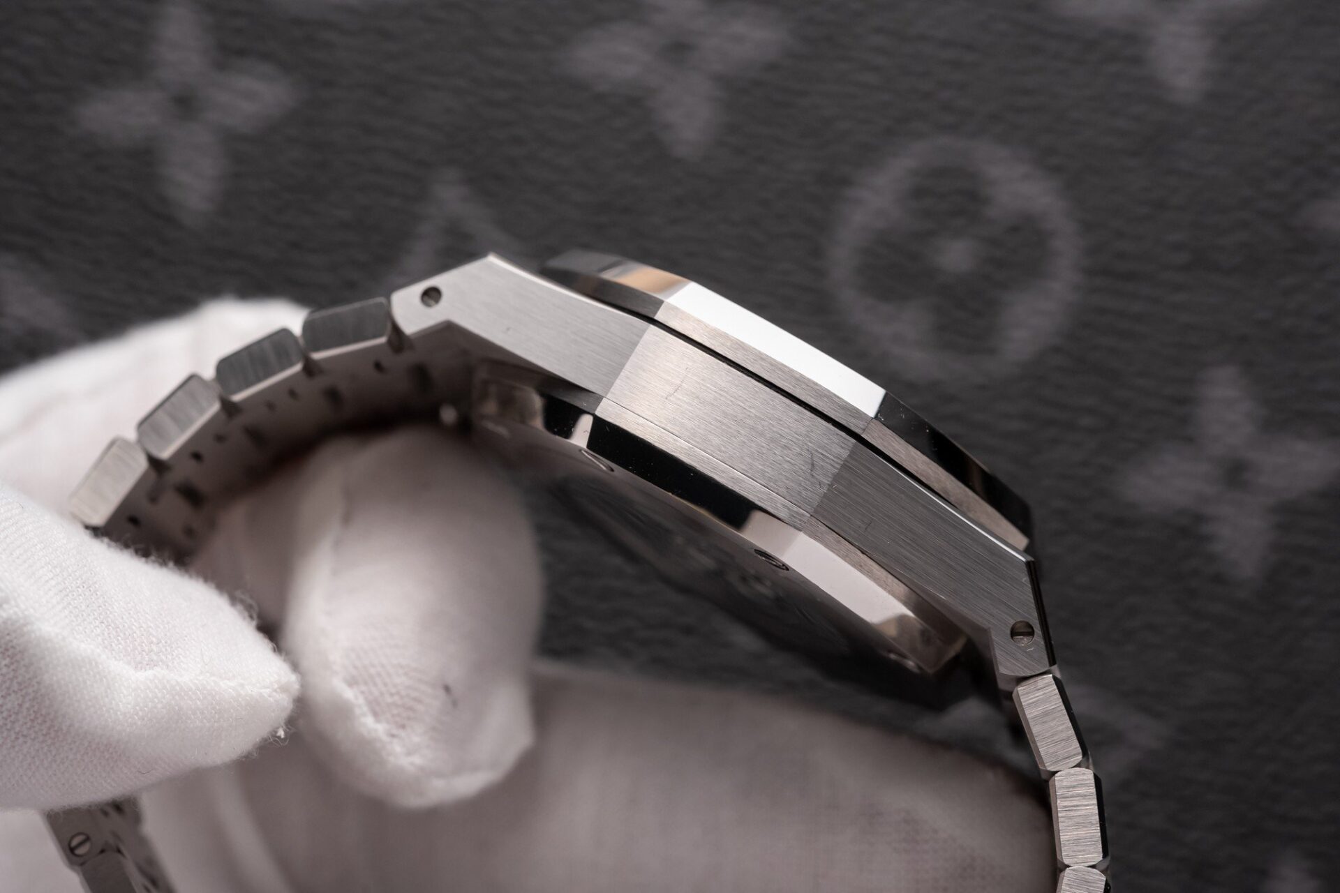 Audemars Piguet Royal Oak 26331ST Replica Watch Black Dial 41mm - Soul Replicas