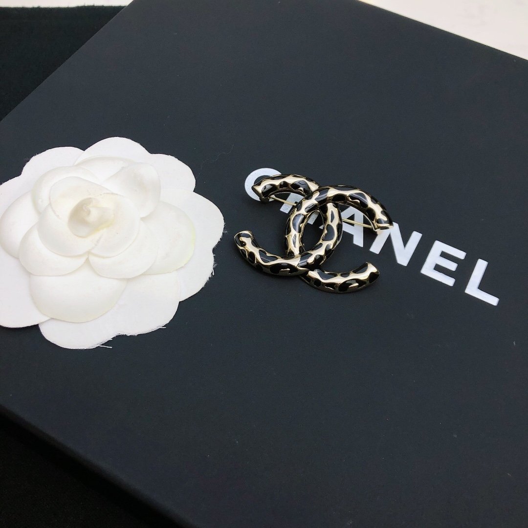 Chanel Brooch - Soul Replicas