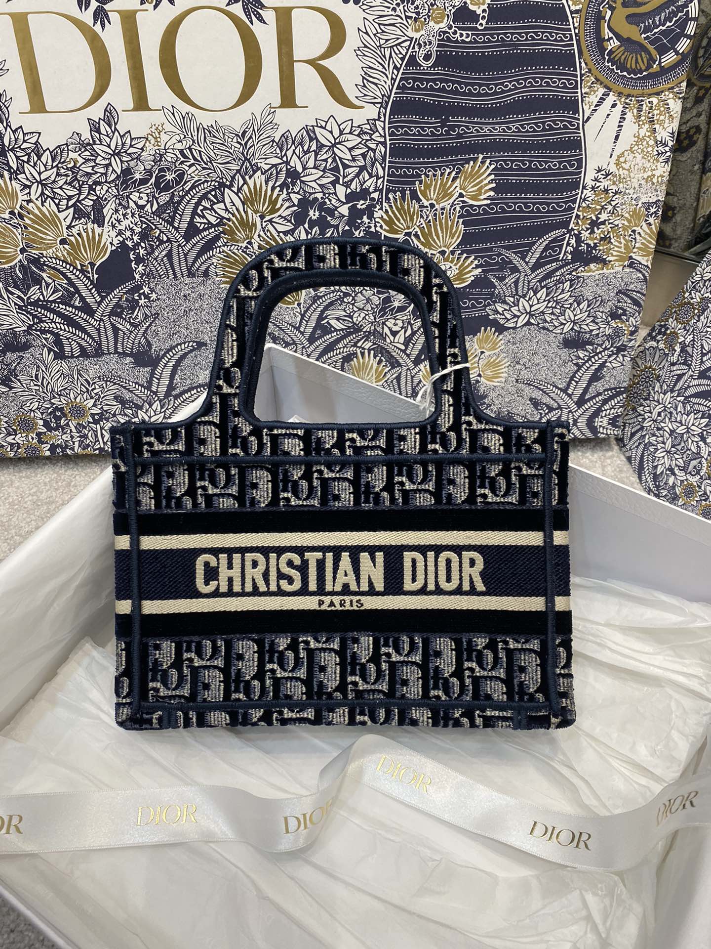 Christian Dior Mini Dior Book Tote Blue Dior Oblique Embroidery. Blue/Black. For Women Women-s Handbags. 23cm CD S5475ZRIW_M928 - Soul Replicas