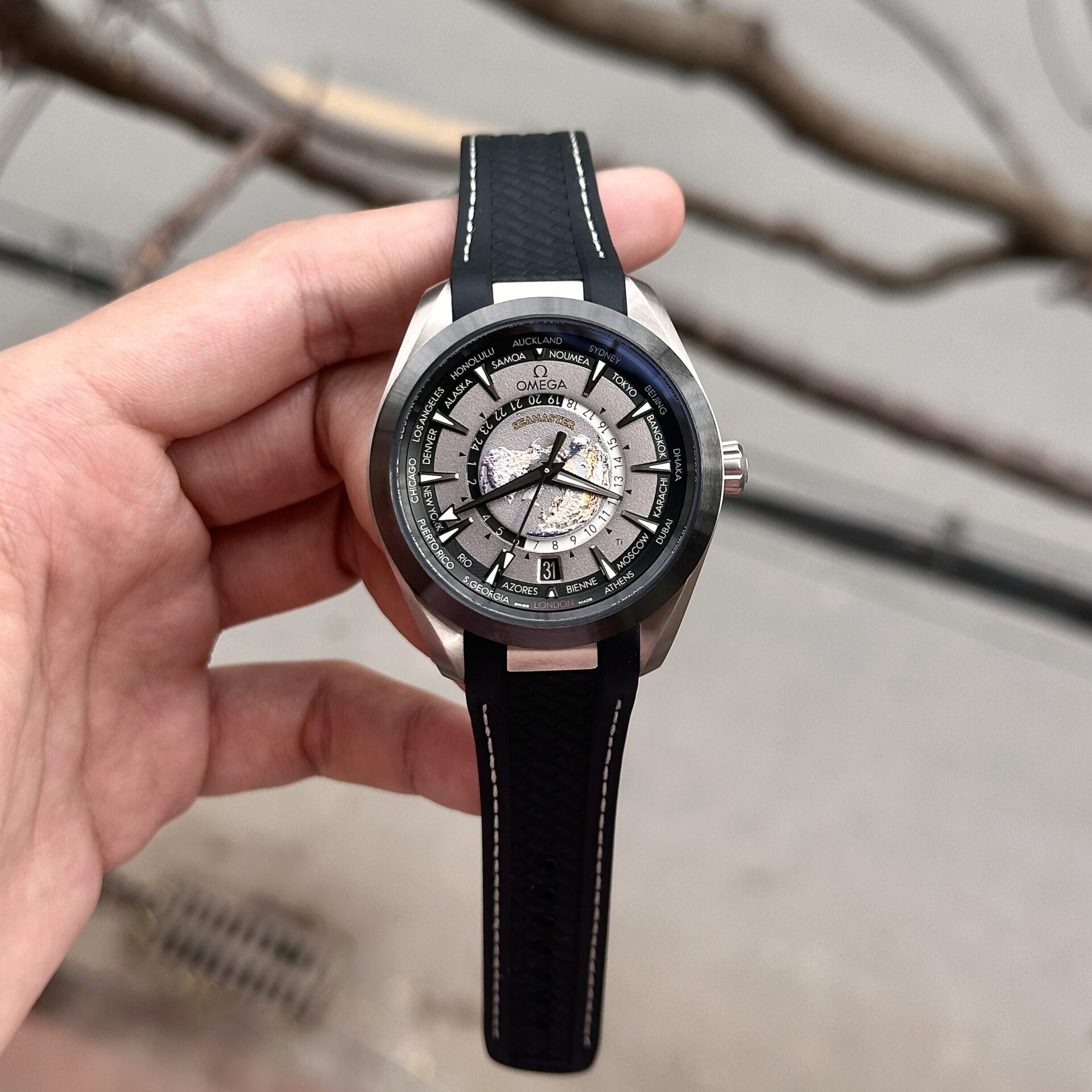 Omega Replica Watch Aqua Terra Worldtimer Gray Dial Rubber Strap VS Factory 43mm - Soul Replicas
