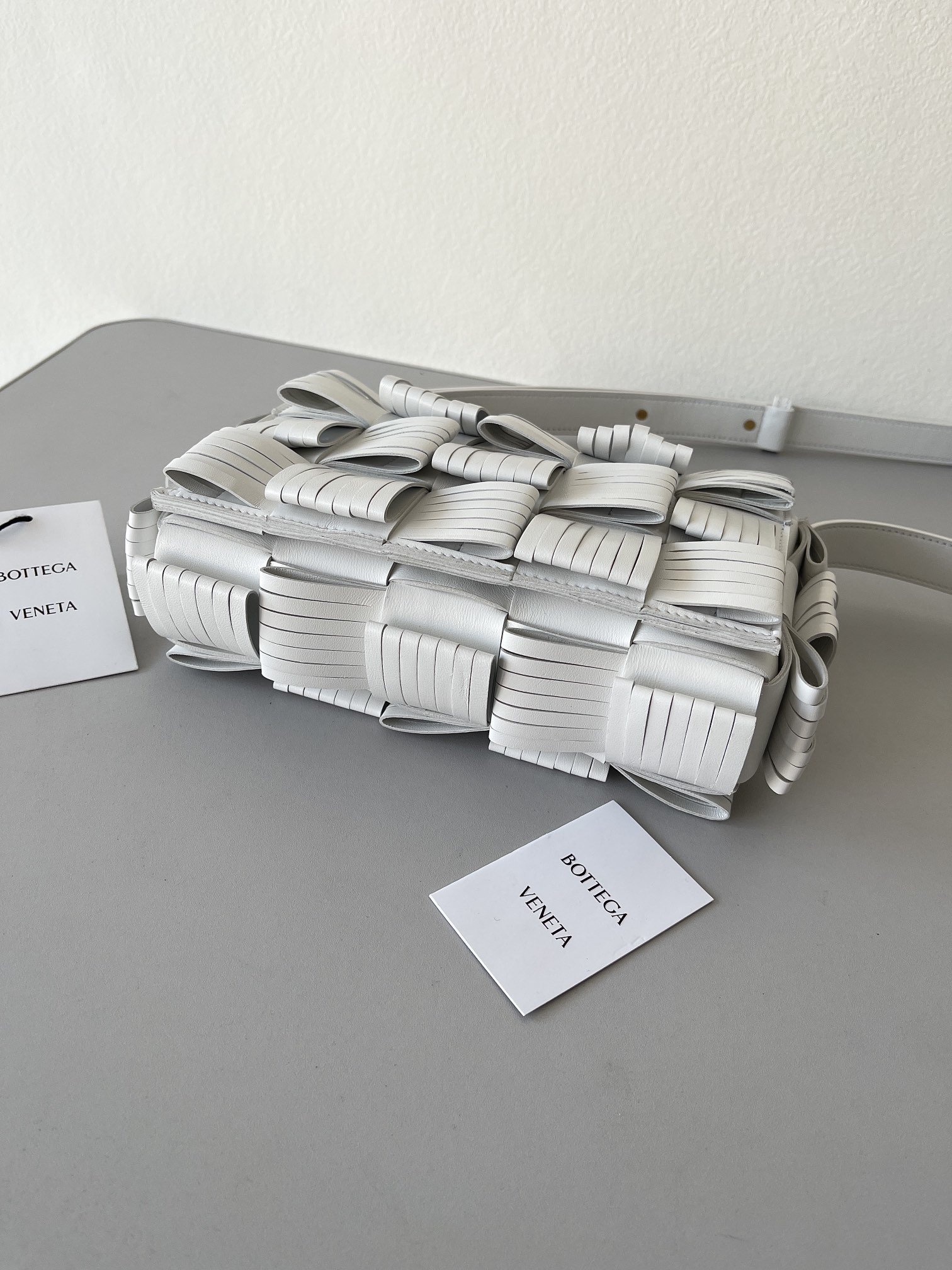 Bottega Veneta Cassette White. For Women. Women-s Bags 9.1in/23cm 680698V1G719009 - Soul Replicas