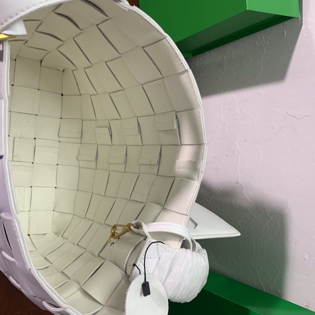 Bottega Veneta Shoulder Bag Nappa White. For Women. Women's Bags 12.9in/33cm - Soul Replicas