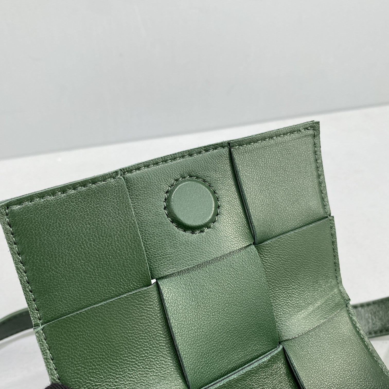 Bottega Veneta Candy Cassette Dark Green. For Women. Women-s Bags 4.7in/12cm - Soul Replicas