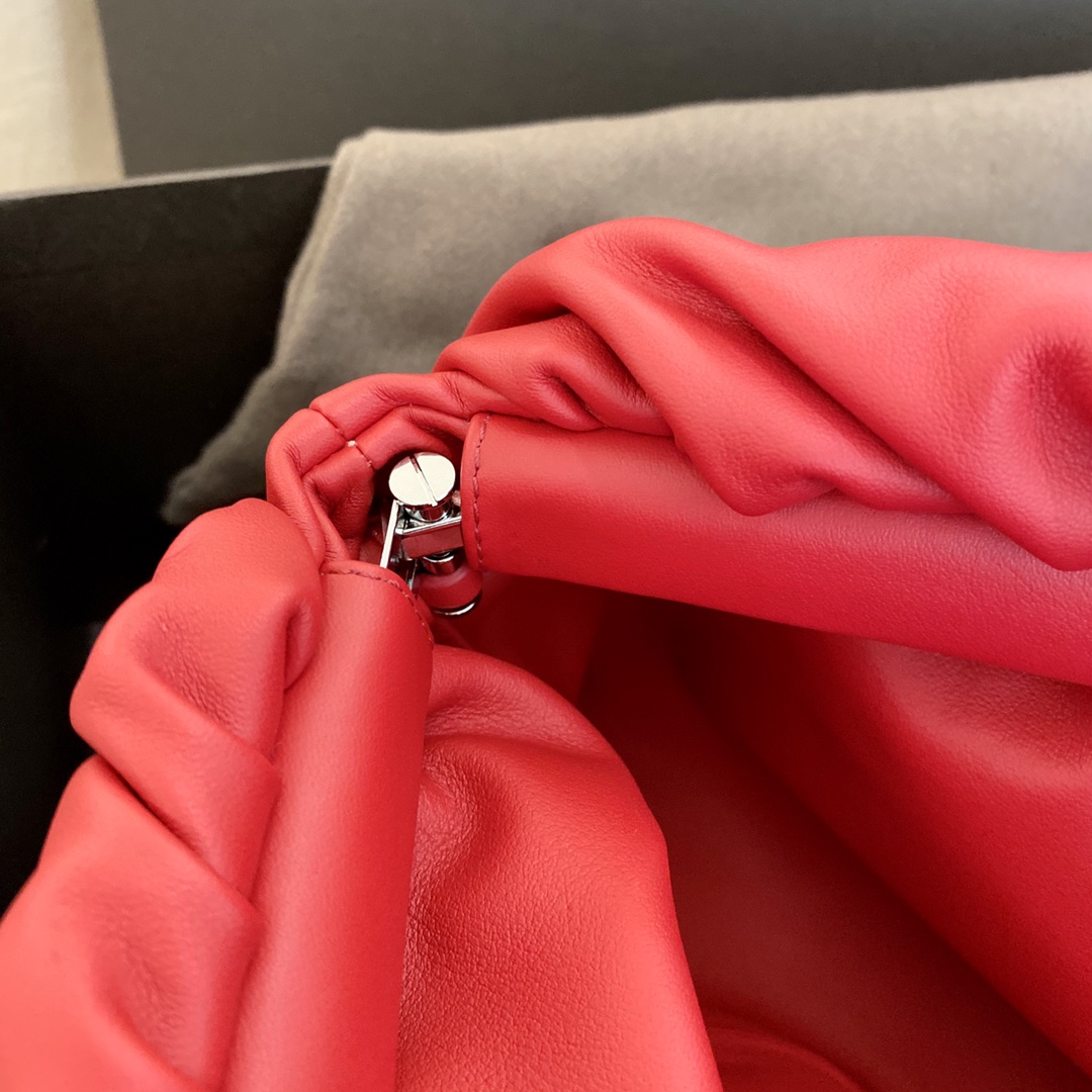 Bottega Veneta Chain Pouch Red. For Women. Women's Bags 12.2in/31cm - Soul Replicas