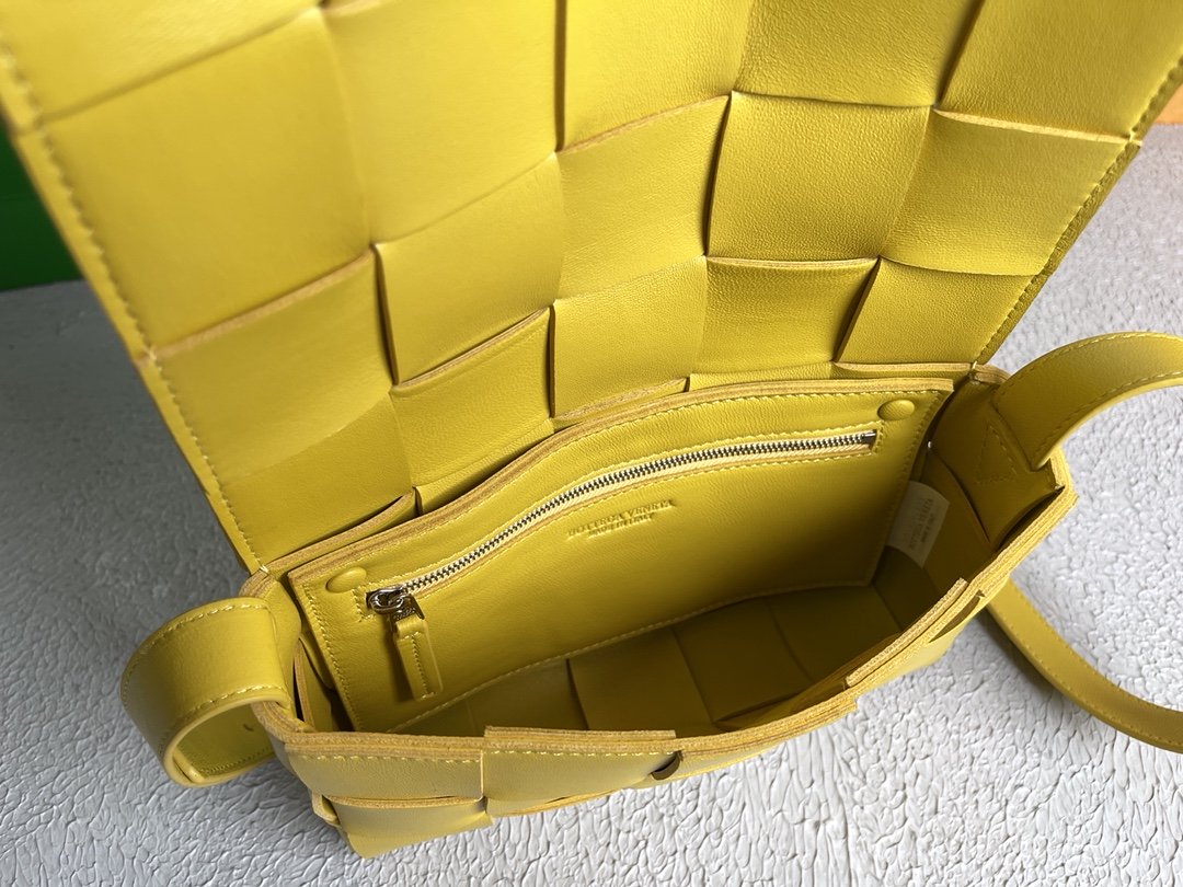 Bottega Veneta Cassette Yellow. For Women. Women's Bags 9.1in/23cm - Soul Replicas