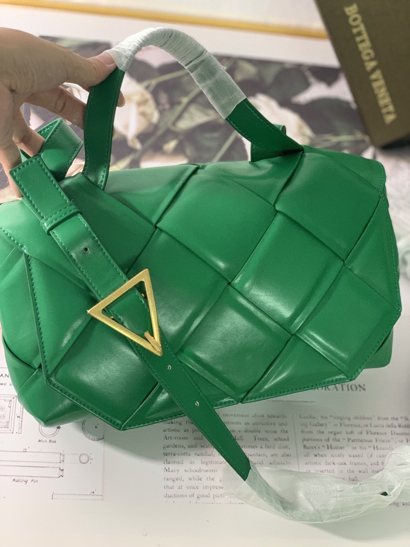 Bottega Veneta Handle Bag Green. For Women. Women-s Bags 11.4in/29cm - Soul Replicas