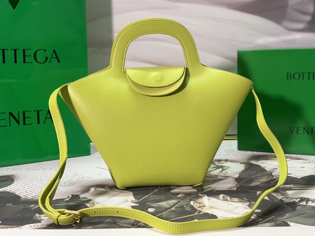 Bottega Veneta Handle Bag Yellow. For Women. Women's Bags 12.6in/32cm - Soul Replicas