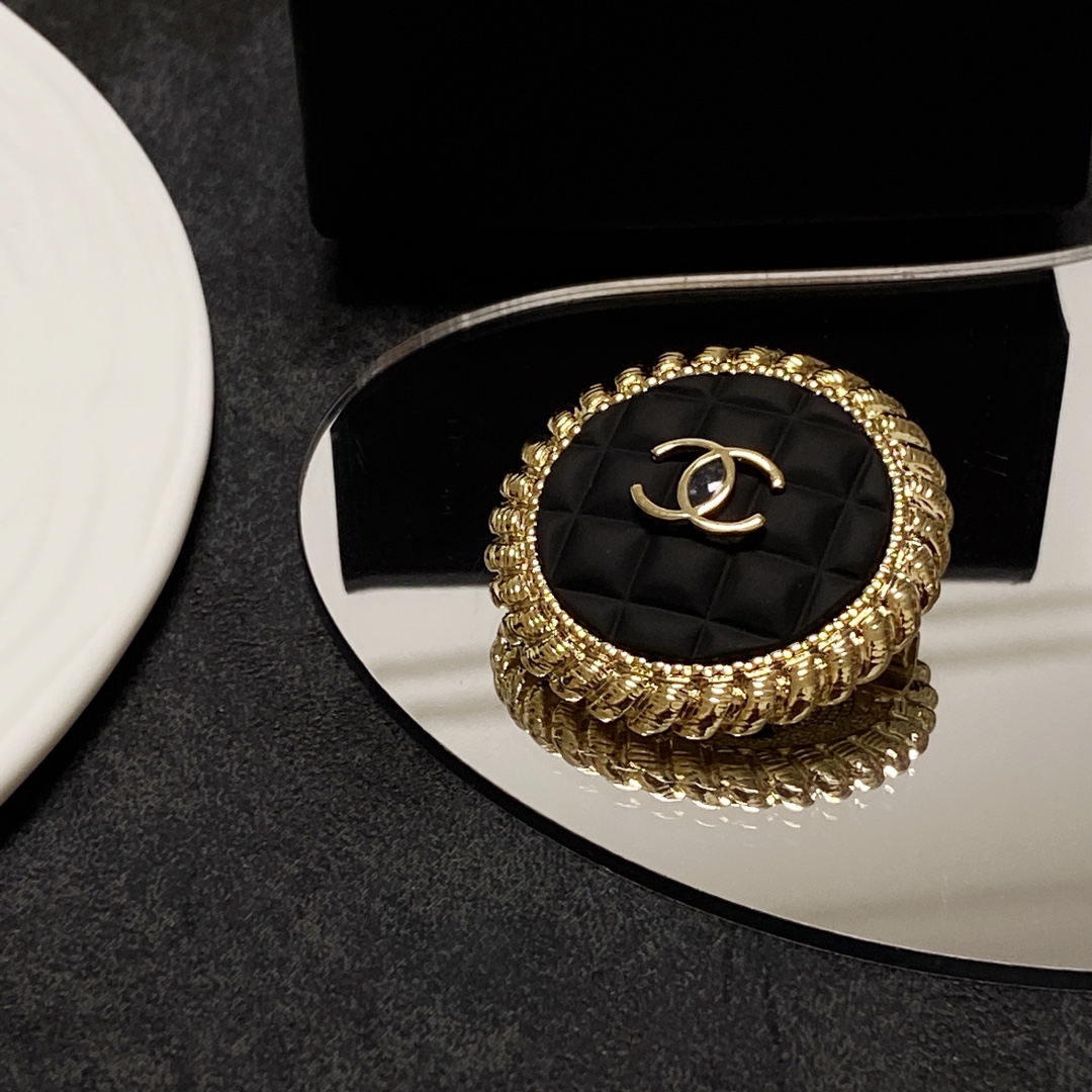 Chanel Brooch - Soul Replicas