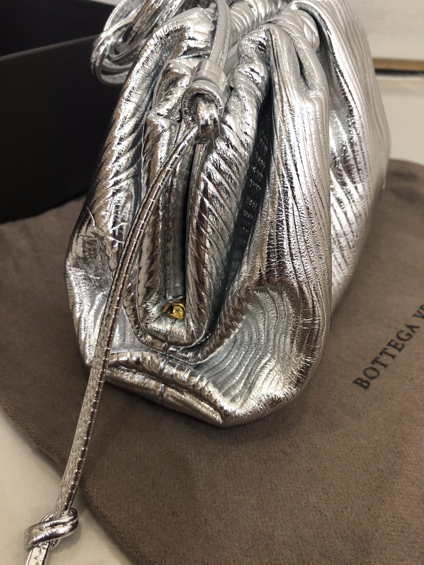 Bottega Veneta Clutch Sliver. For Women. Women-s Bags 8.7in/22cm - Soul Replicas