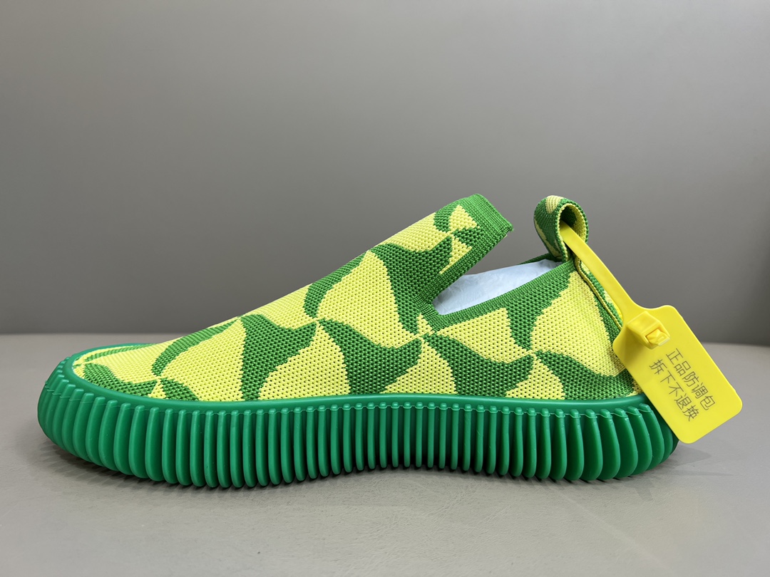 Bottega Veneta Men's Ripple Wavy Triangle Pattern Slip-On Sneakers Green And Yellow For Men 690123V1NW0 7072 - Soul Replicas